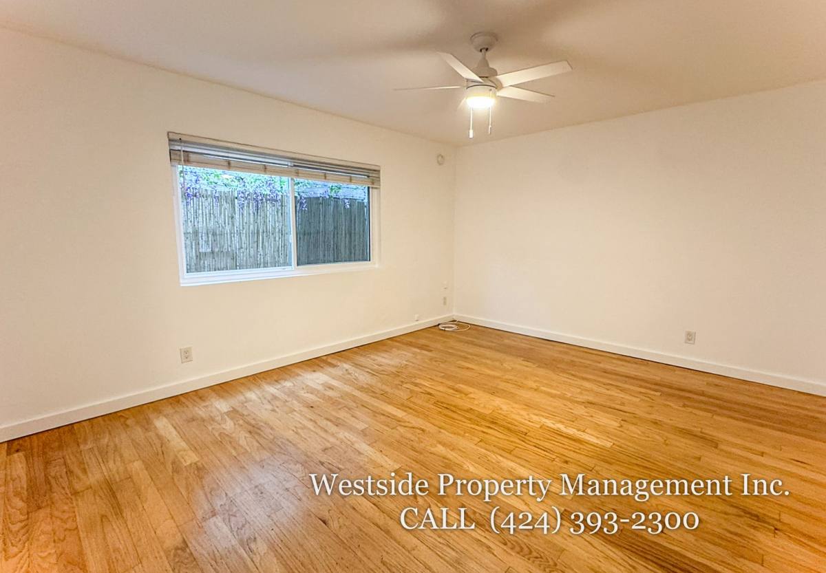 Apartment for rent at 416 Rose Ave #4, Venice, CA 90291