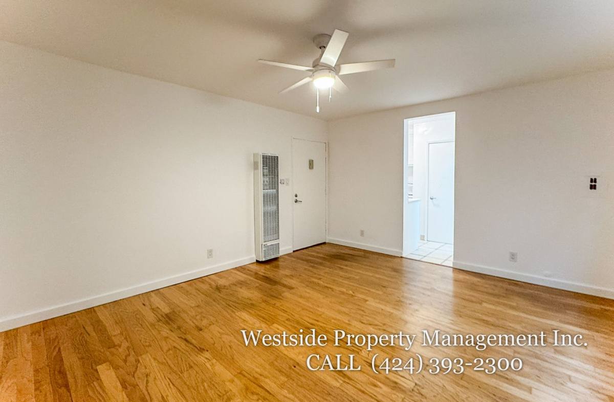 Apartment for rent at 416 Rose Ave #4, Venice, CA 90291