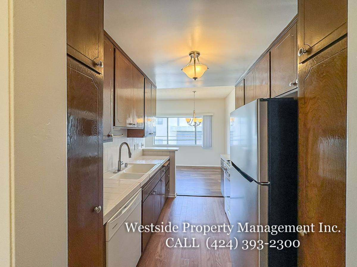 Apartment for rent at 507 California Ave #204, Santa Monica, CA 90403