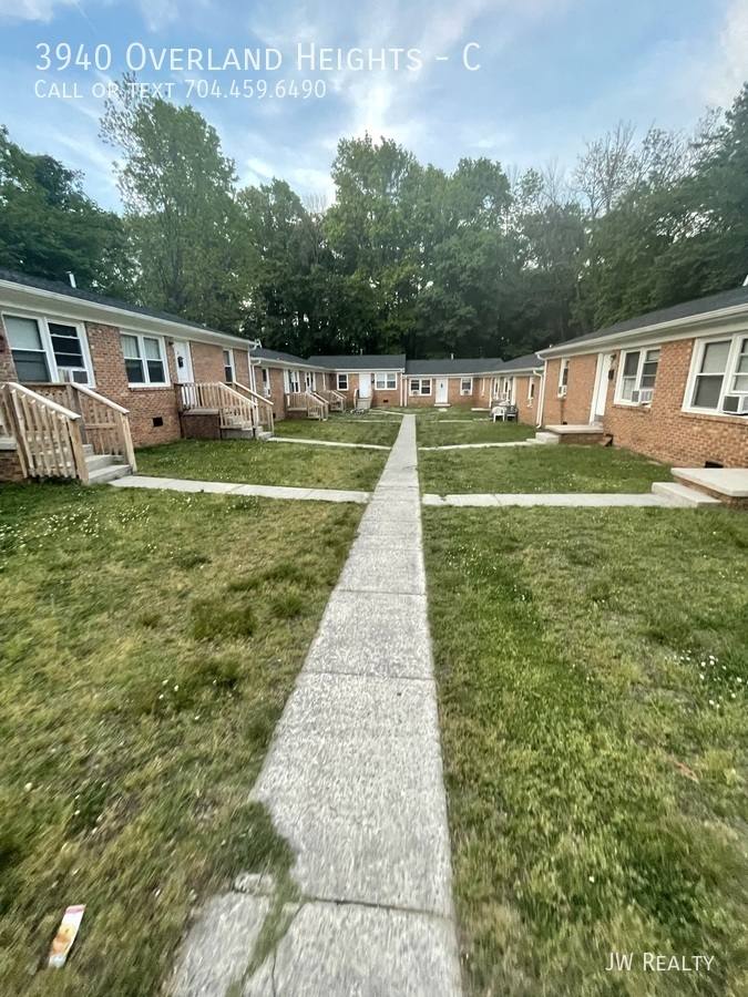 Apartment for rent at 3940 Overland Heights #C, Greensboro, NC 27407