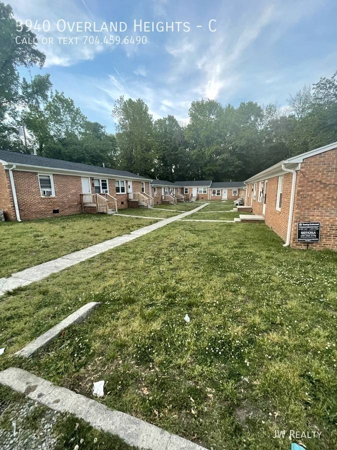 Apartment for rent at 3940 Overland Heights #C, Greensboro, NC 27407