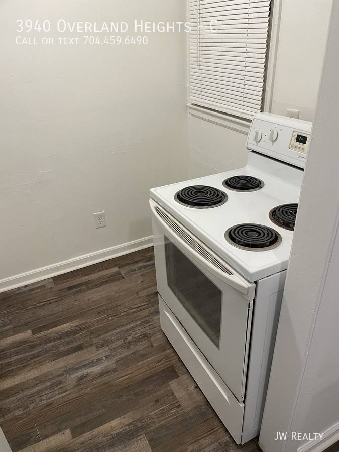 Apartment for rent at 3940 Overland Heights #C, Greensboro, NC 27407