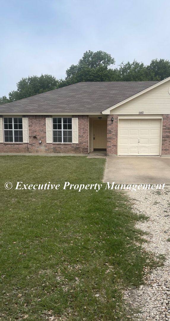 Apartment for rent at 1140-1142 County Rd, Kempner, TX 76539