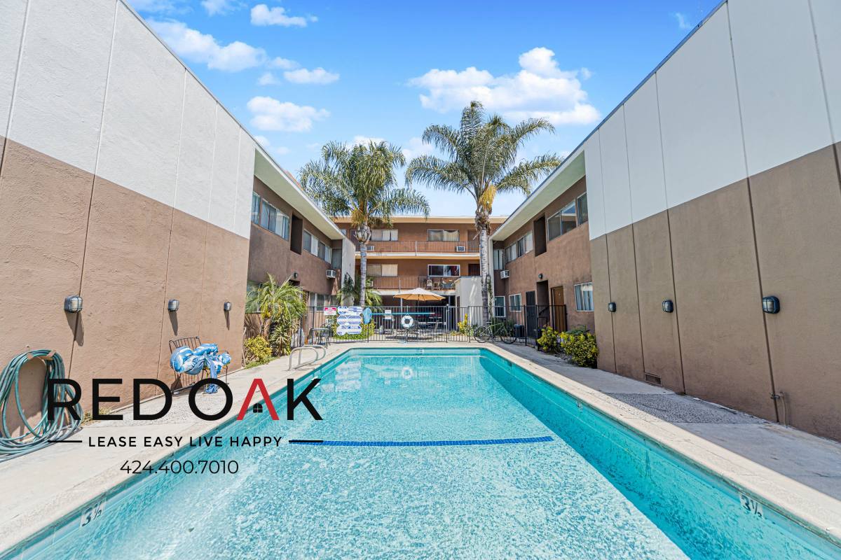 Condo for rent at 15405 Vanowen St #20, Van Nuys, CA 91406