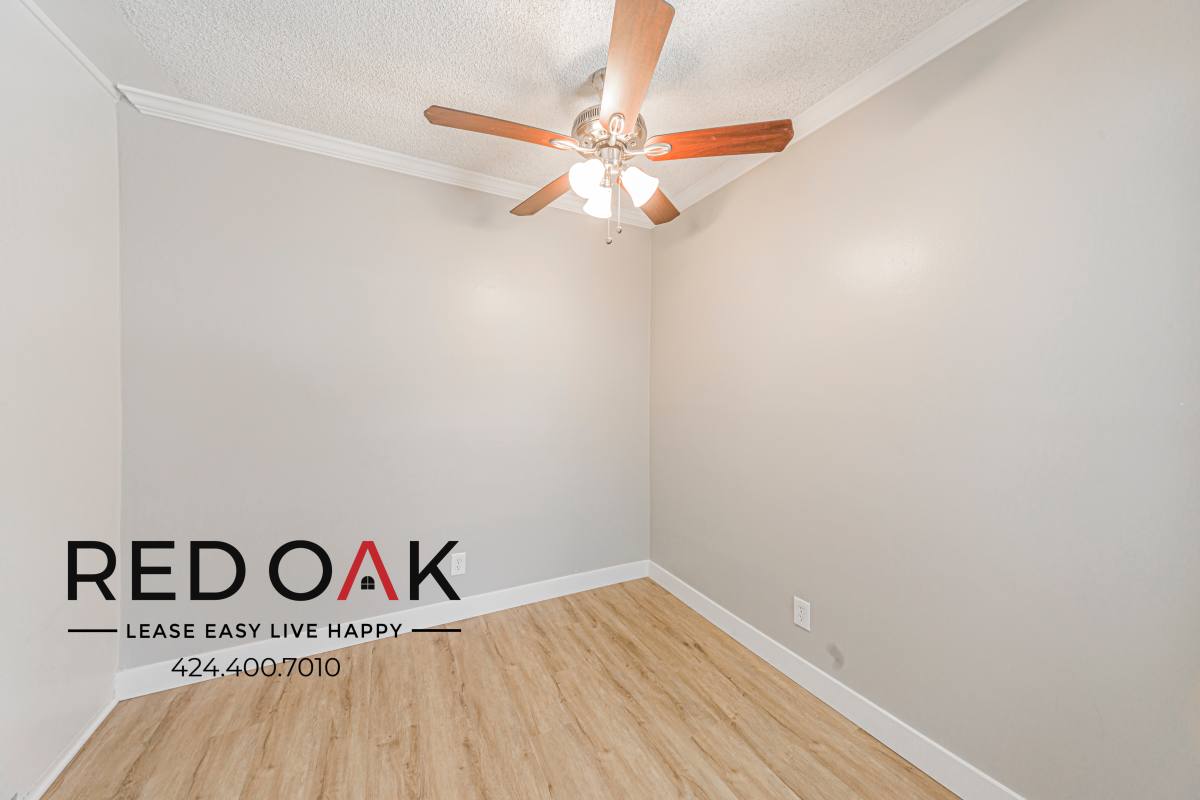 Condo for rent at 15405 Vanowen St #20, Van Nuys, CA 91406