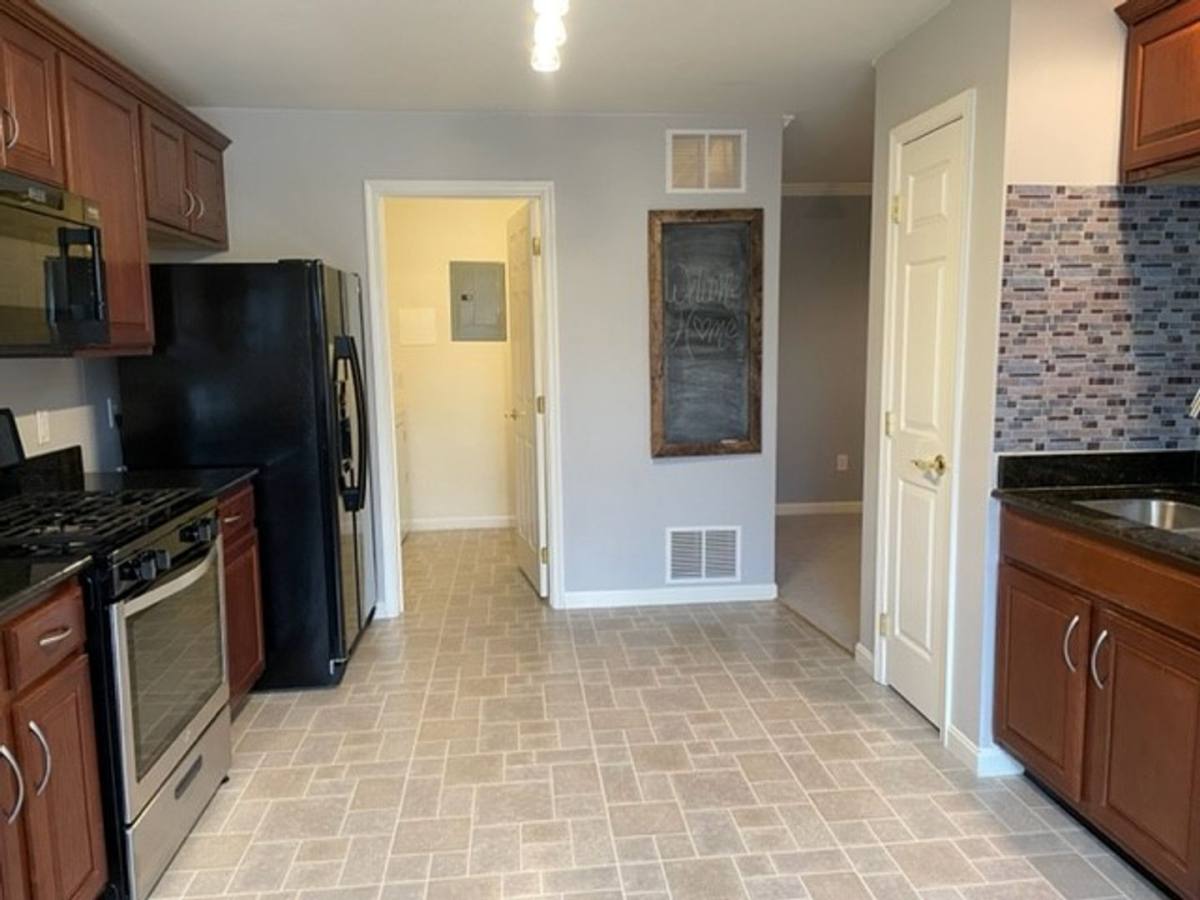 Townhouse for rent at 297 Thrush Dr, Hummelstown, PA 17036