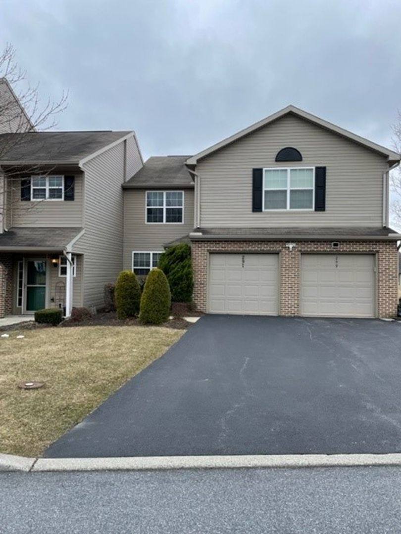 Townhouse for rent at 297 Thrush Dr, Hummelstown, PA 17036