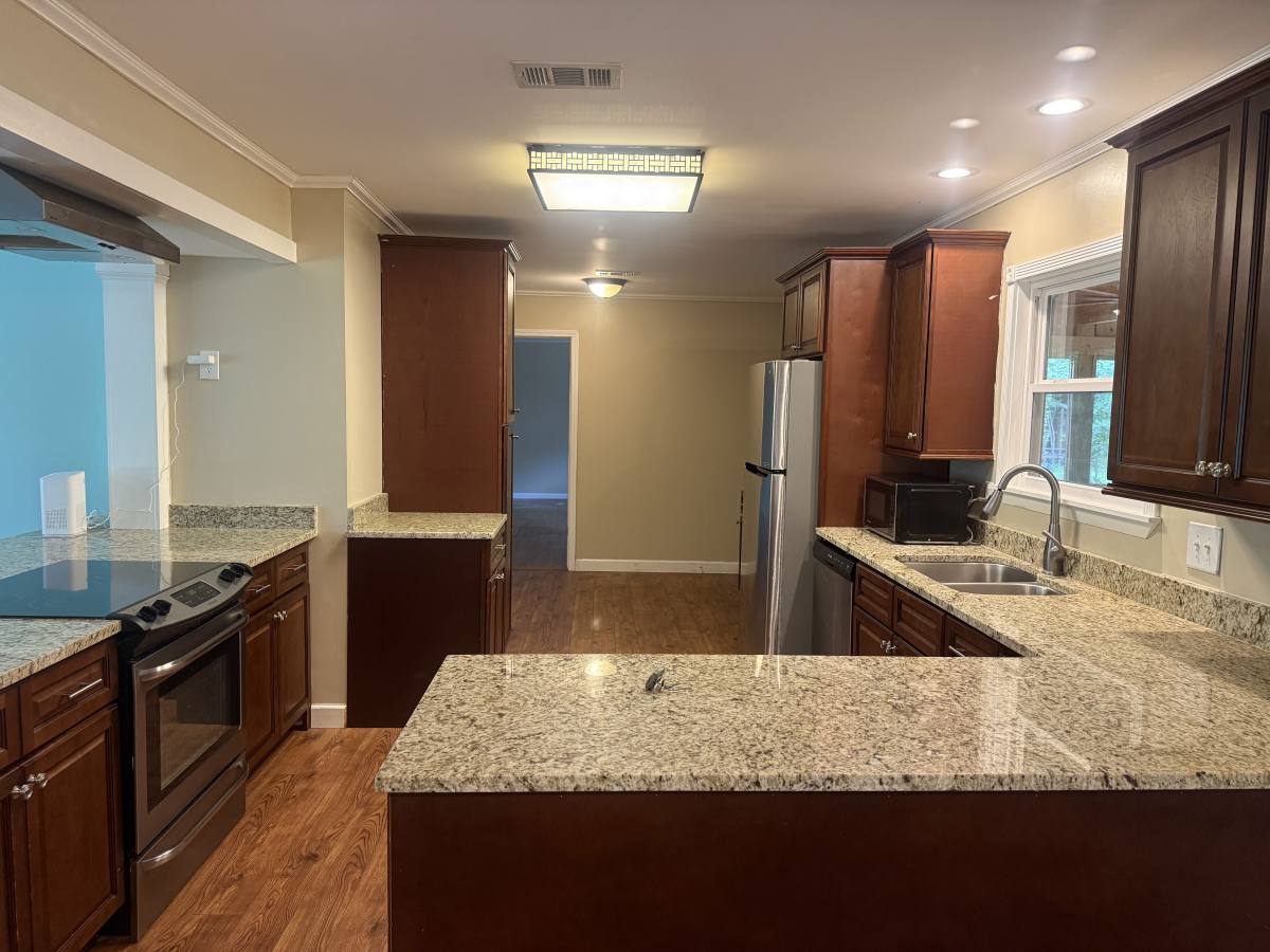 House for rent at 201 King Cotton Rd, Brunswick, GA 31525