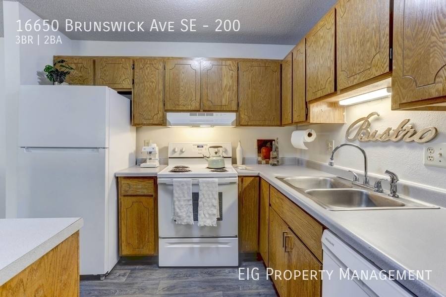 Apartment for rent at 16650 Brunswick Ave SE #200, Prior Lake, MN 55372