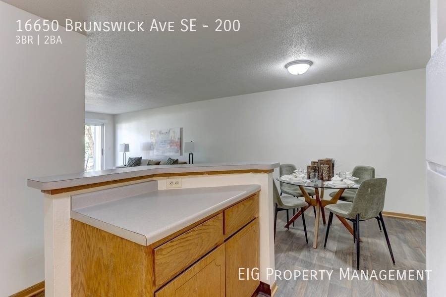 Apartment for rent at 16650 Brunswick Ave SE #200, Prior Lake, MN 55372