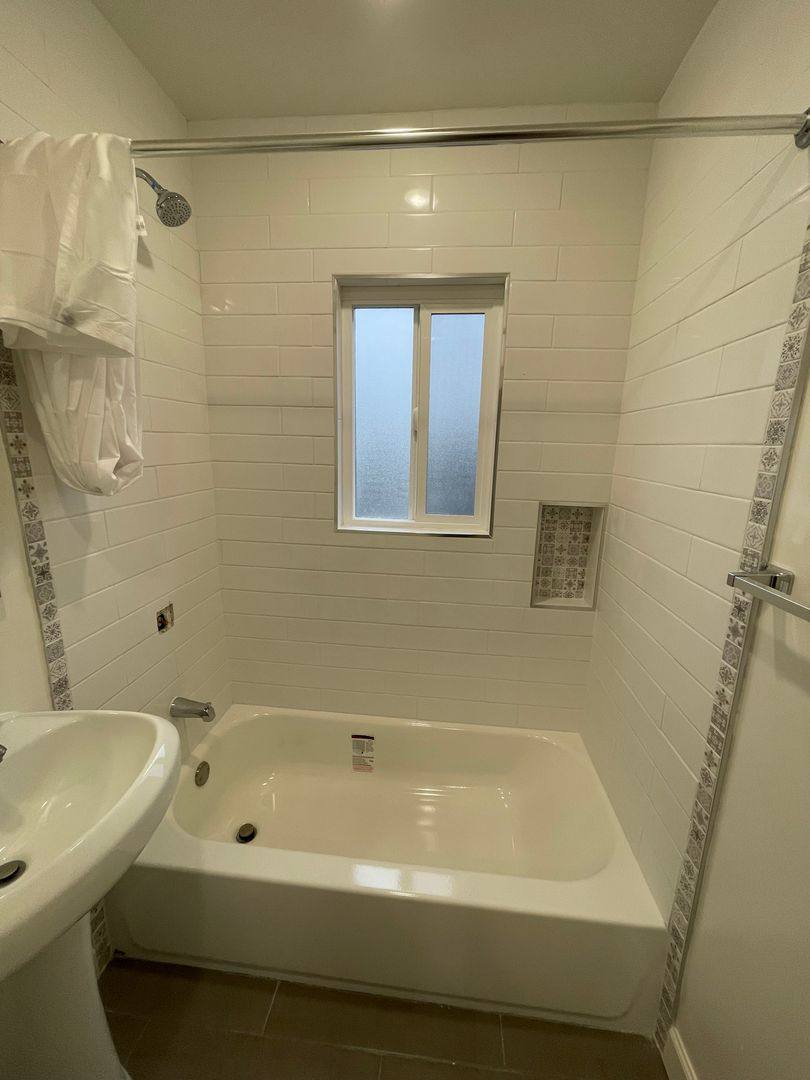 Apartment for rent at 3451 Florence Ave, Los Angeles, CA 90043