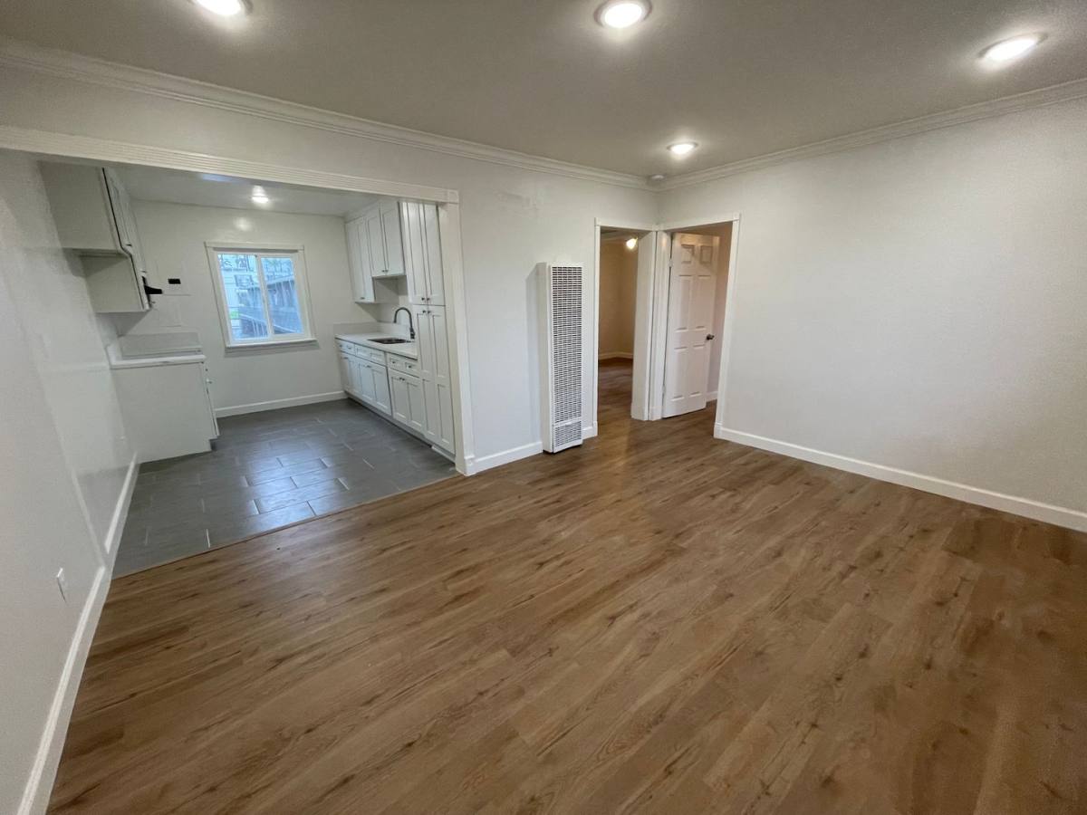 Apartment for rent at 3451 Florence Ave, Los Angeles, CA 90043