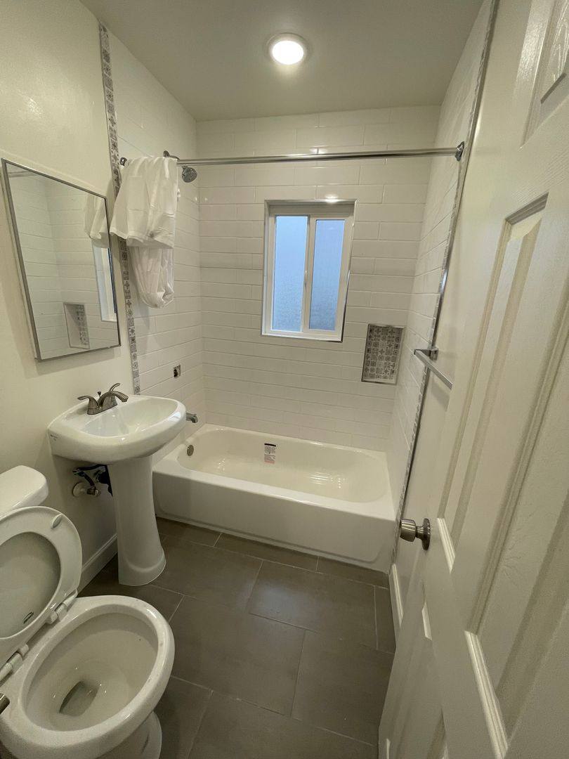 Apartment for rent at 3451 Florence Ave, Los Angeles, CA 90043