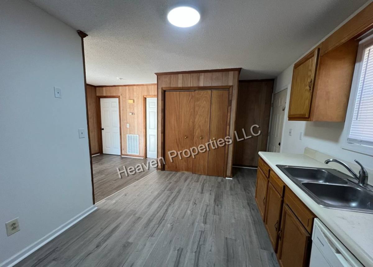 Townhouse for rent at 519 Leonford St, Lexington, NC 27292