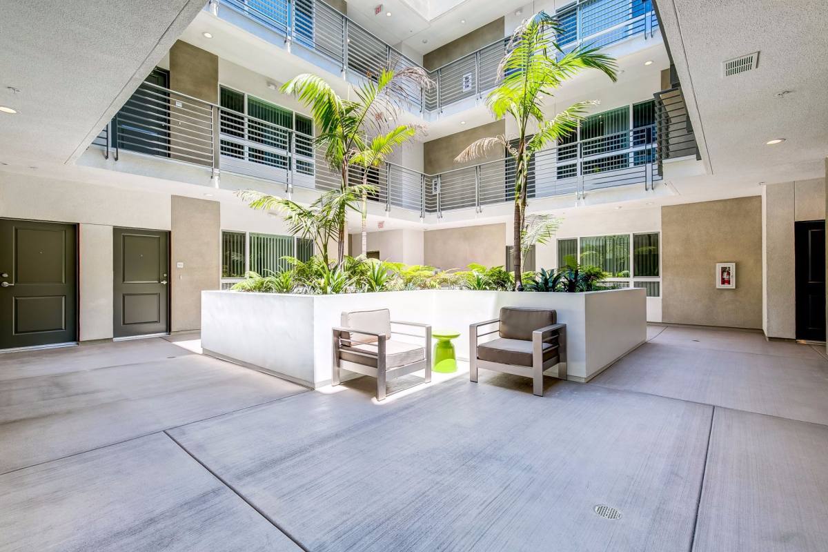 Apartment for rent at 5338 Cartwright Ave, North Hollywood, CA 91601