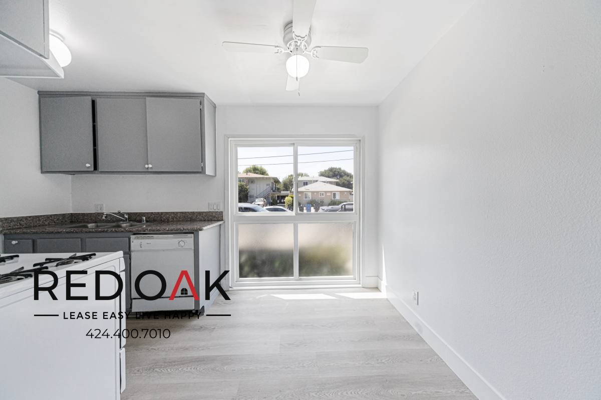 Apartment for rent at 7350 Hazeltine Ave #7, Van Nuys, CA 91405