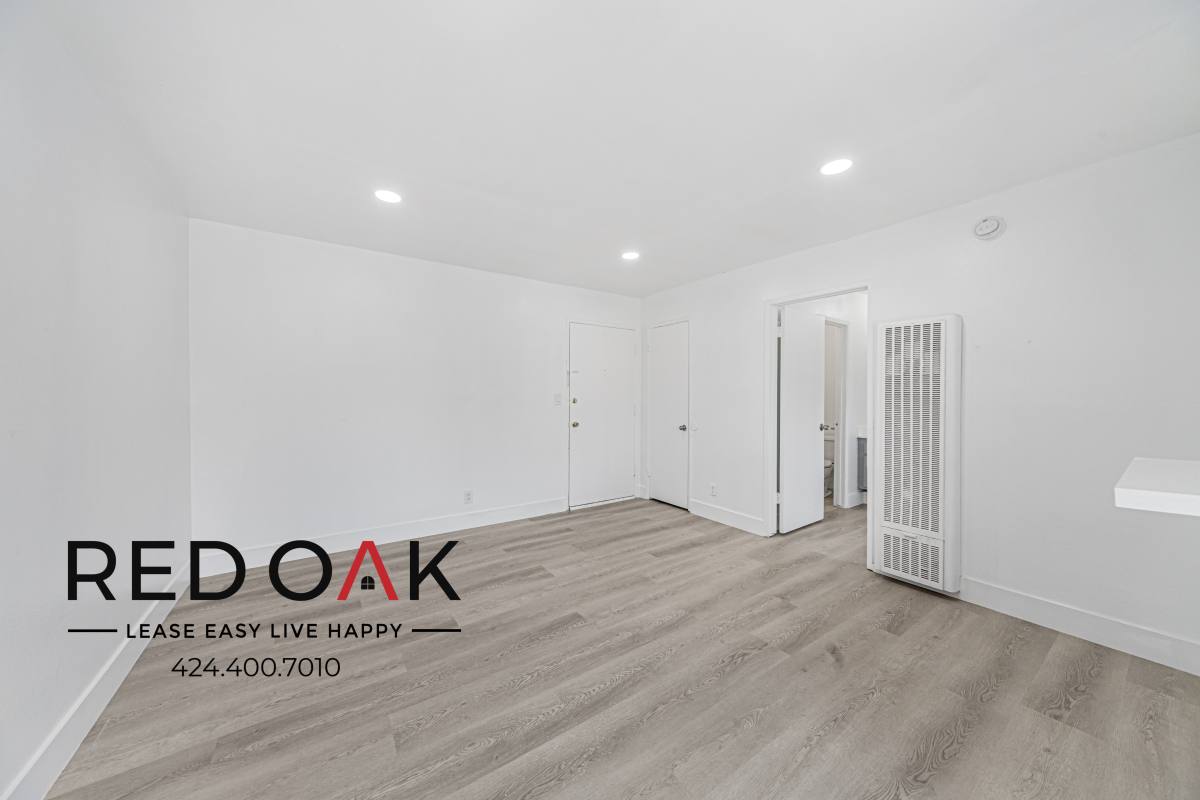 Apartment for rent at 7350 Hazeltine Ave #7, Van Nuys, CA 91405