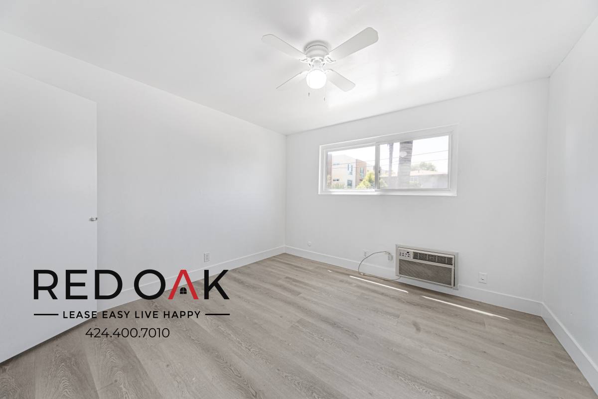 Apartment for rent at 7350 Hazeltine Ave #7, Van Nuys, CA 91405