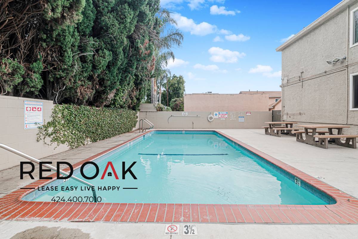 Apartment for rent at 7350 Hazeltine Ave #7, Van Nuys, CA 91405