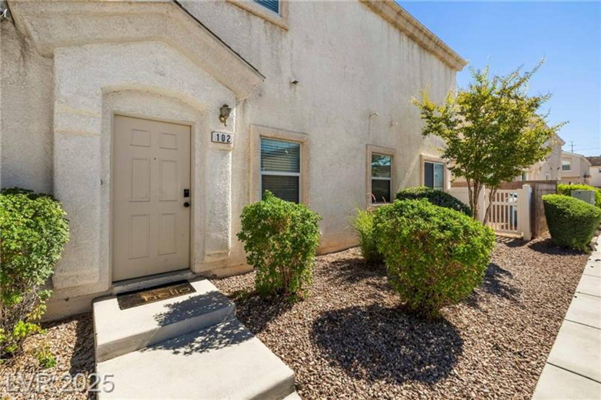 Townhouse for rent at 4663 Color Up Court, Las Vegas, NV 89122