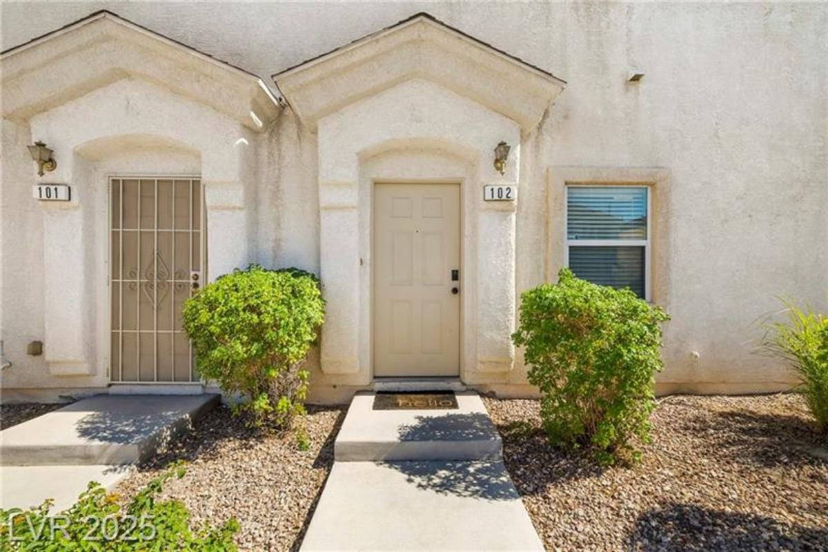 Townhouse for rent at 4663 Color Up Court, Las Vegas, NV 89122