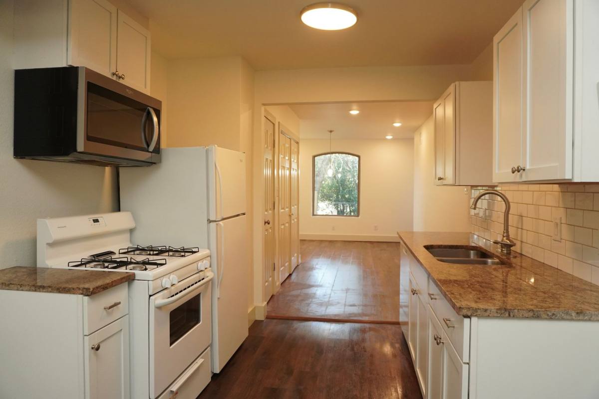 Townhouse for rent at 1017 & 1019 Haynes, San Marcos, TX 78666