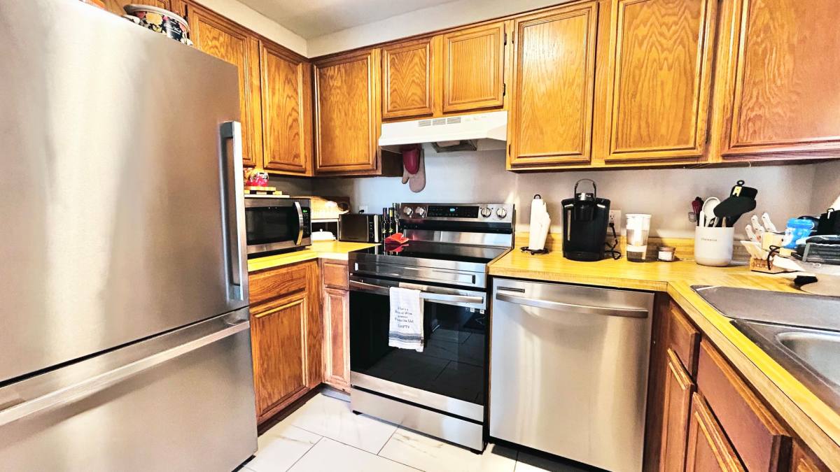 Apartment for rent at 202 Grosvenor Lane, Stafford, VA 22556