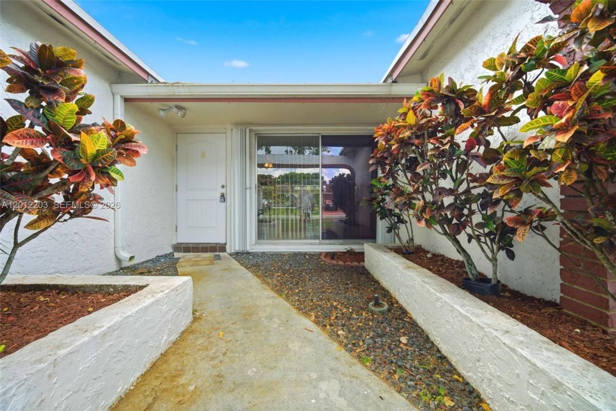 House for rent at 920 NW 92nd Ave, Hollywood, FL 33024