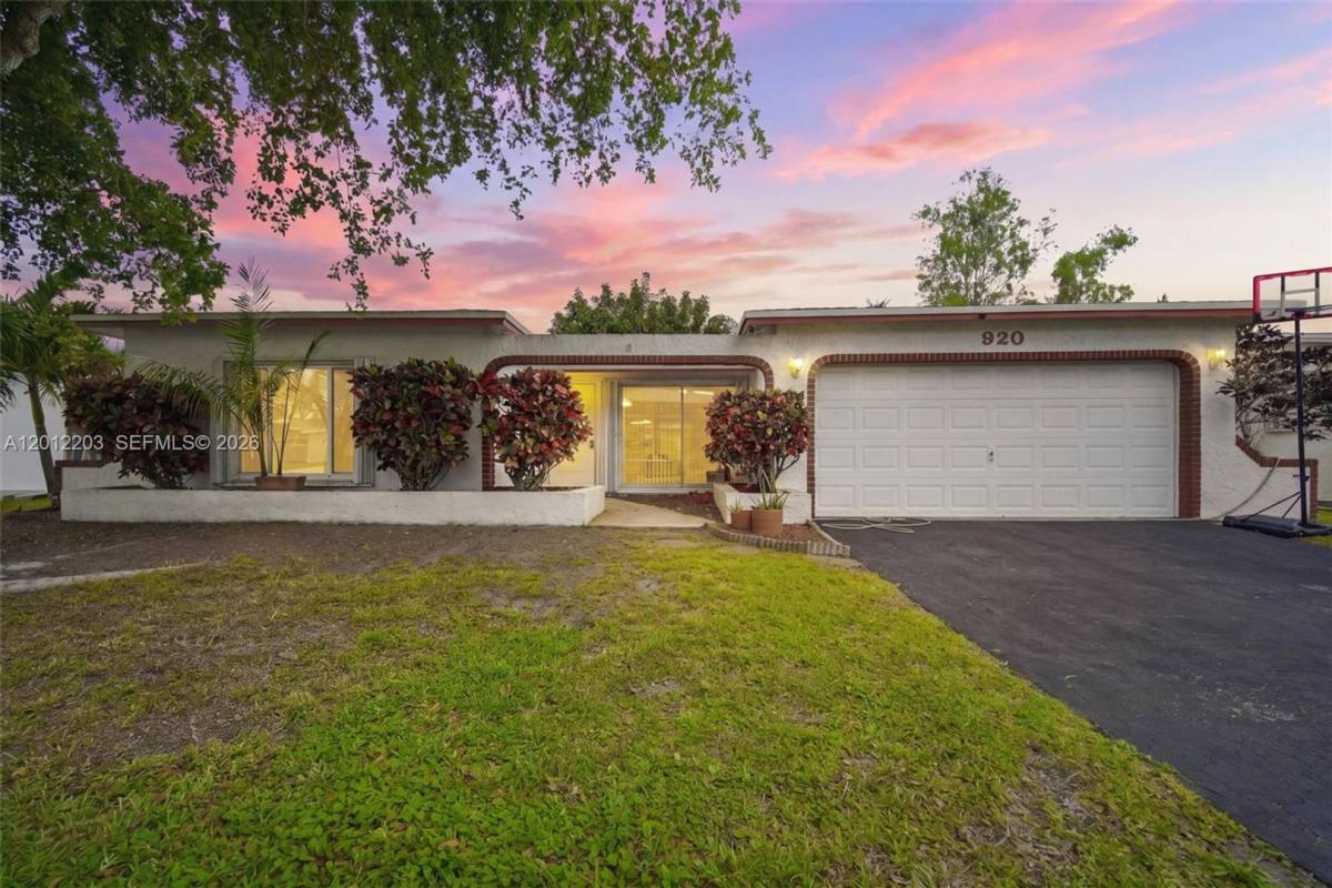 House for rent at 920 NW 92nd Ave, Hollywood, FL 33024
