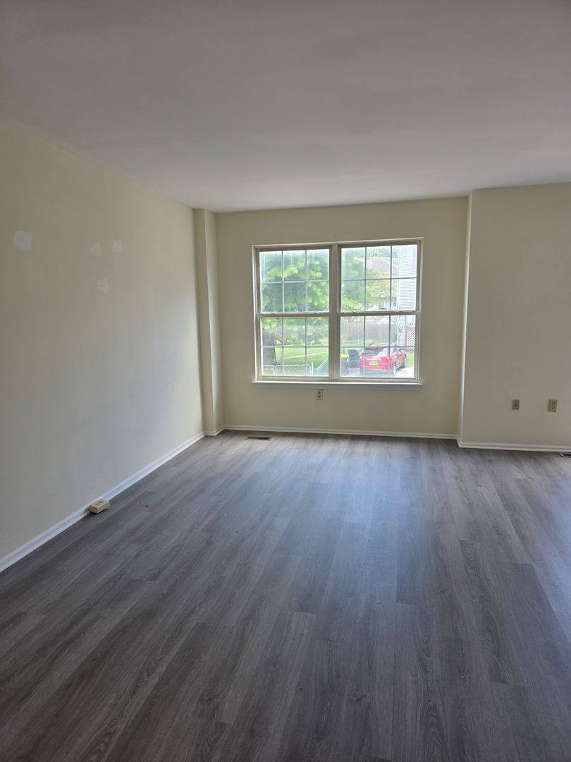 Townhouse for rent at 13 Farland Way, Newark, DE 19702
