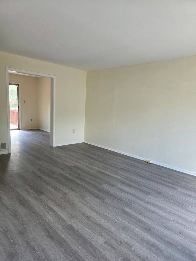 Townhouse for rent at 13 Farland Way, Newark, DE 19702
