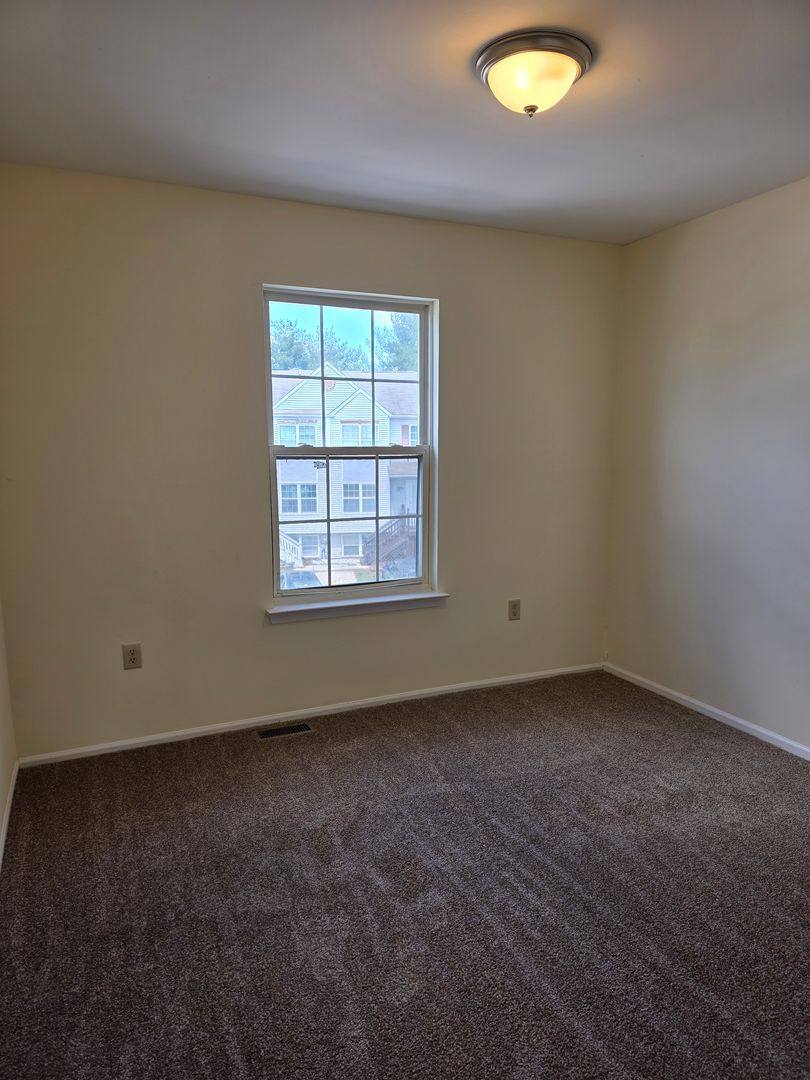 Townhouse for rent at 13 Farland Way, Newark, DE 19702