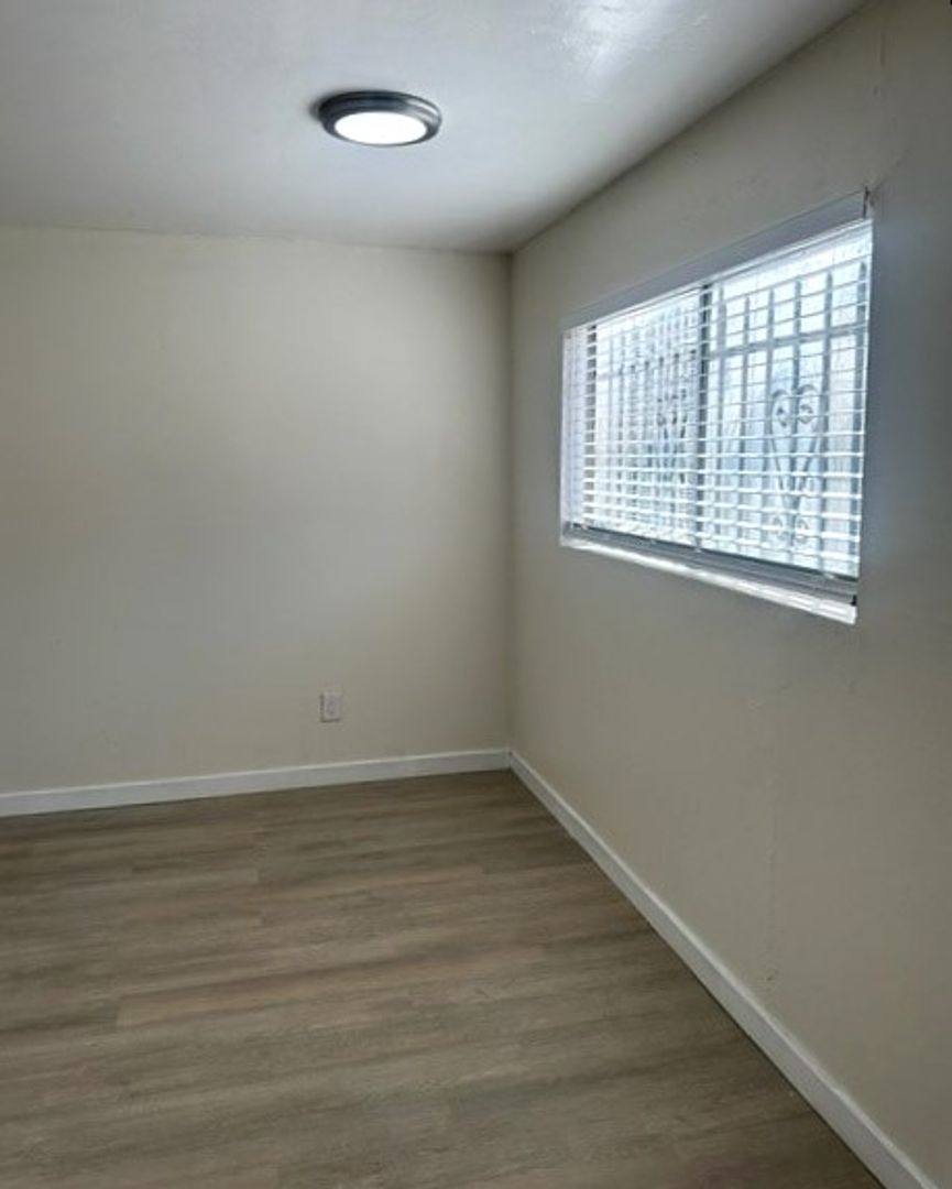 Apartment for rent at 626 W 78th St, Los Angeles, CA 90044