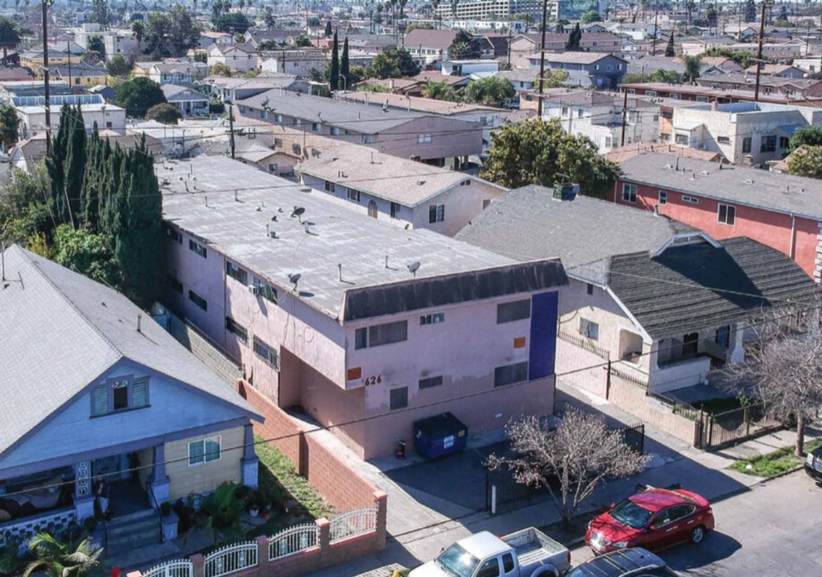 Apartment for rent at 626 W 78th St, Los Angeles, CA 90044