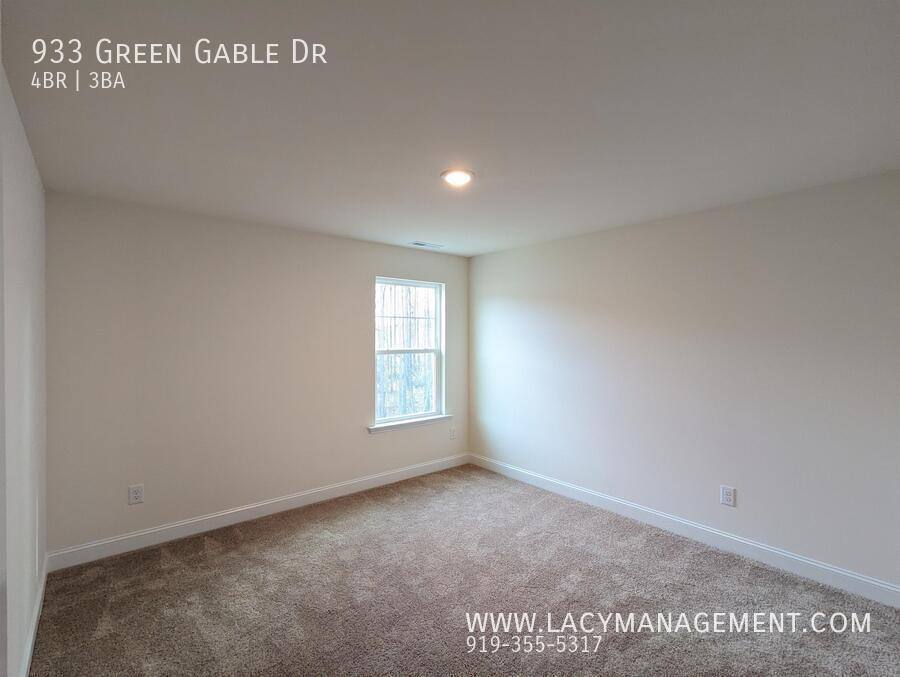 House for rent at 933 Green Gable Dr, Zebulon, NC 27597