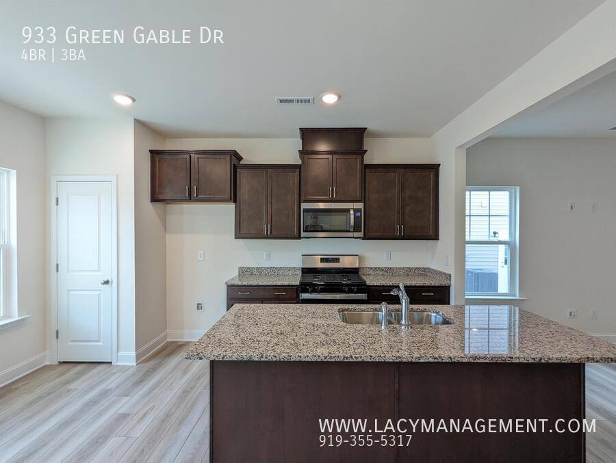 House for rent at 933 Green Gable Dr, Zebulon, NC 27597