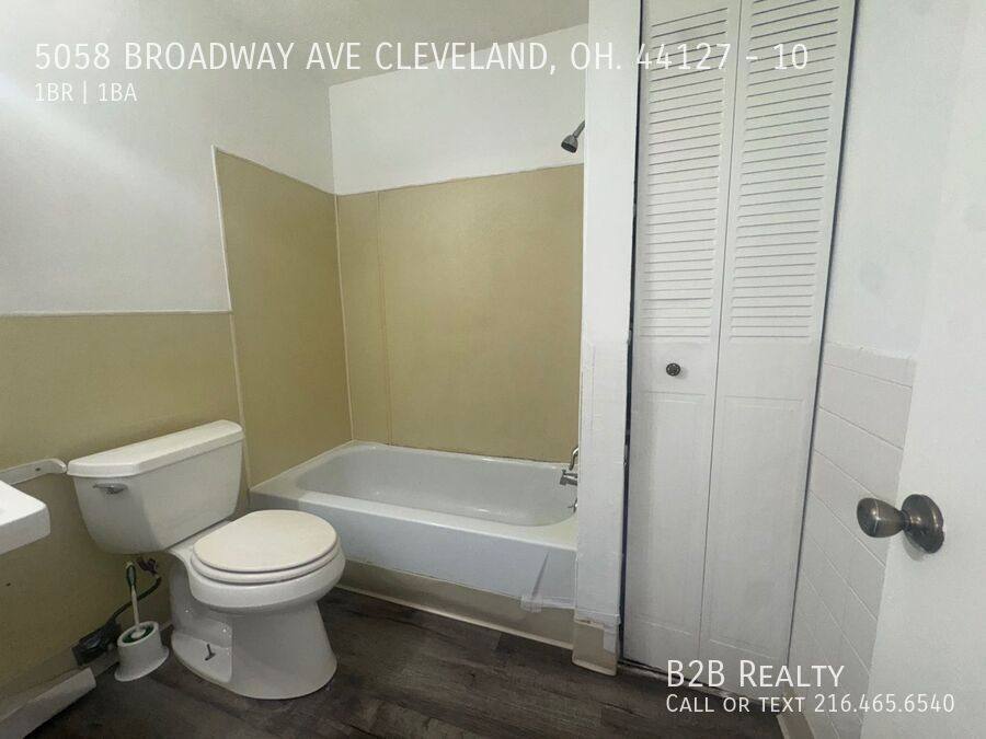 Apartment for rent at 5058 Broadway Ave #10, Cleveland, OH 44127