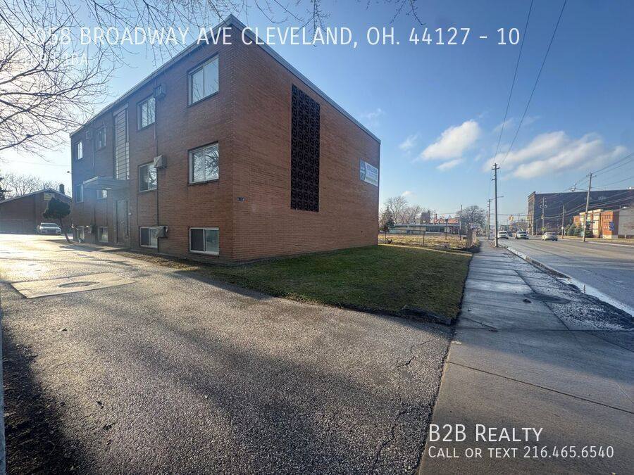 Apartment for rent at 5058 Broadway Ave #10, Cleveland, OH 44127