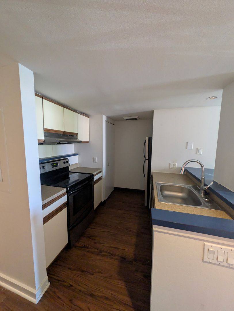 Apartment for rent at 24-30 S Bank St, Philadelphia, PA 19106