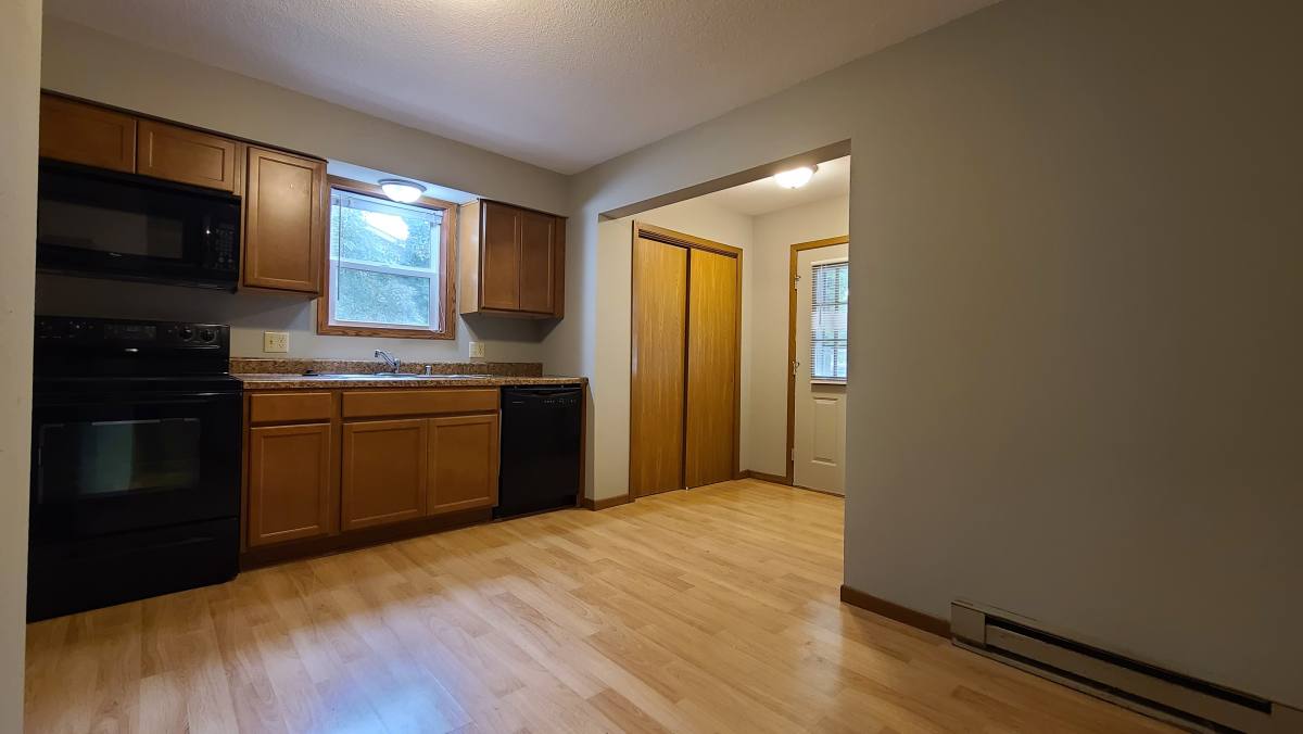 Townhouse for rent at 353 Nicole Lane #4, River Falls, WI 54022