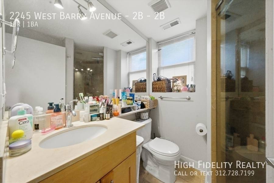 Apartment for rent at 2245 W Barry Ave #2B, Chicago, IL 60618