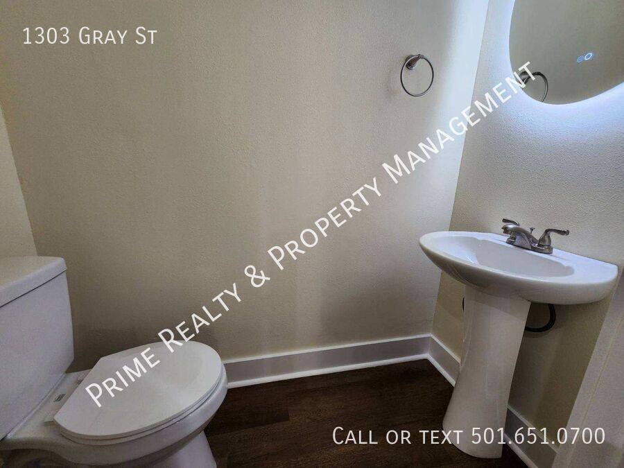 House for rent at 1303 Gray St, Benton, AR 72015