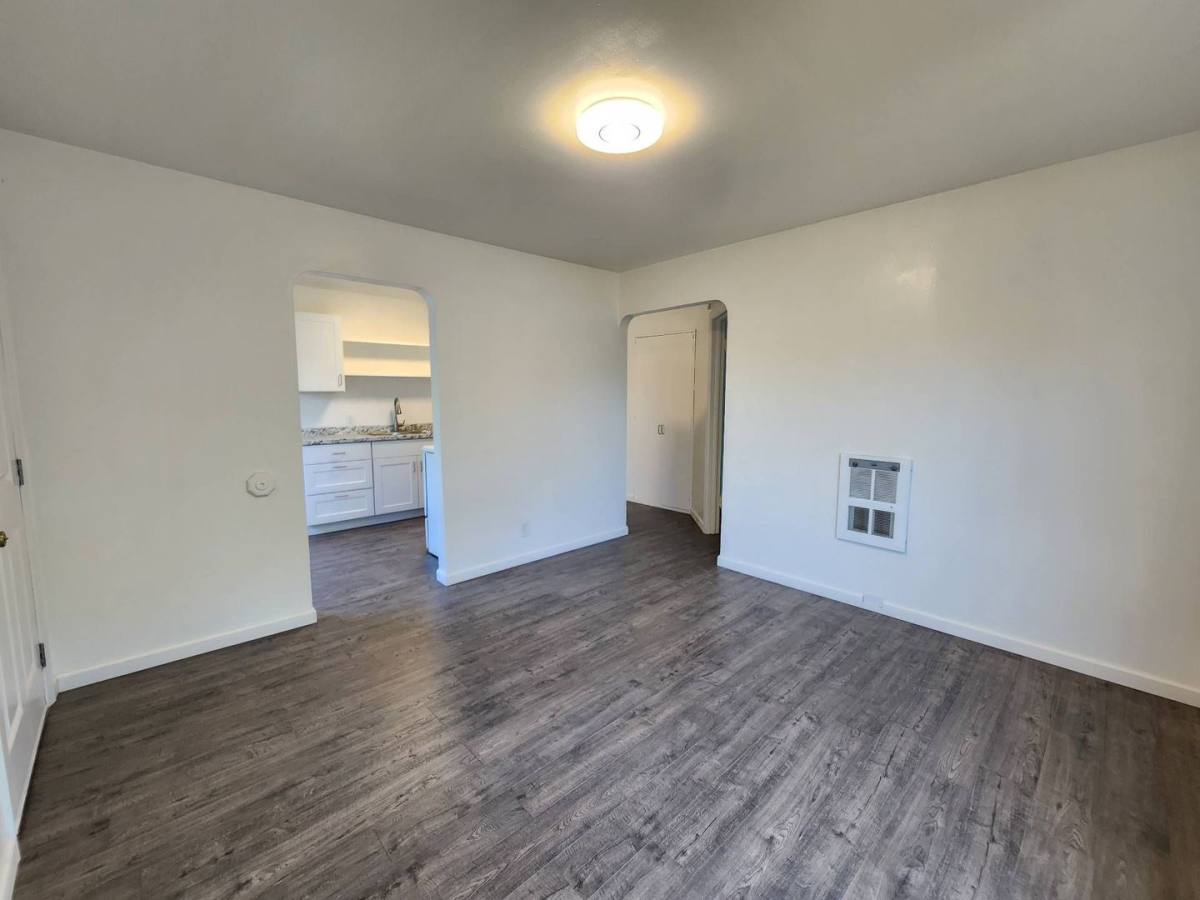 Apartment for rent at 1483 NW Fairmount St, Roseburg, OR 97470