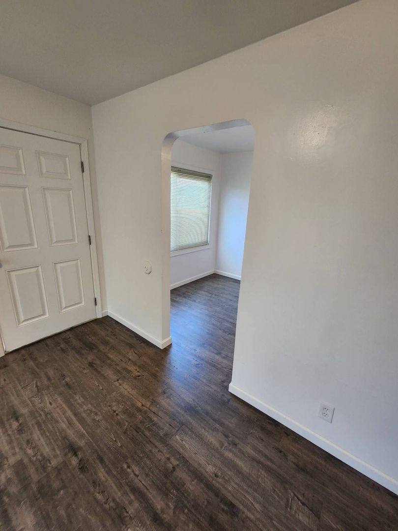 Apartment for rent at 1483 NW Fairmount St, Roseburg, OR 97470