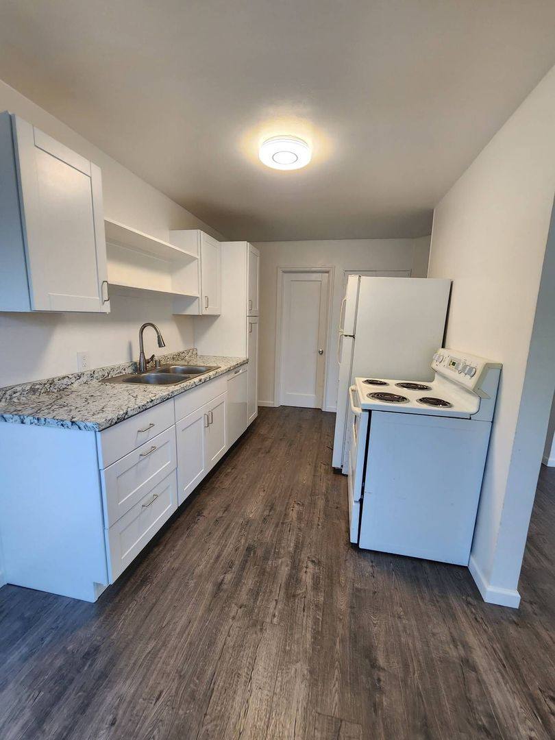 Apartment for rent at 1483 NW Fairmount St, Roseburg, OR 97470