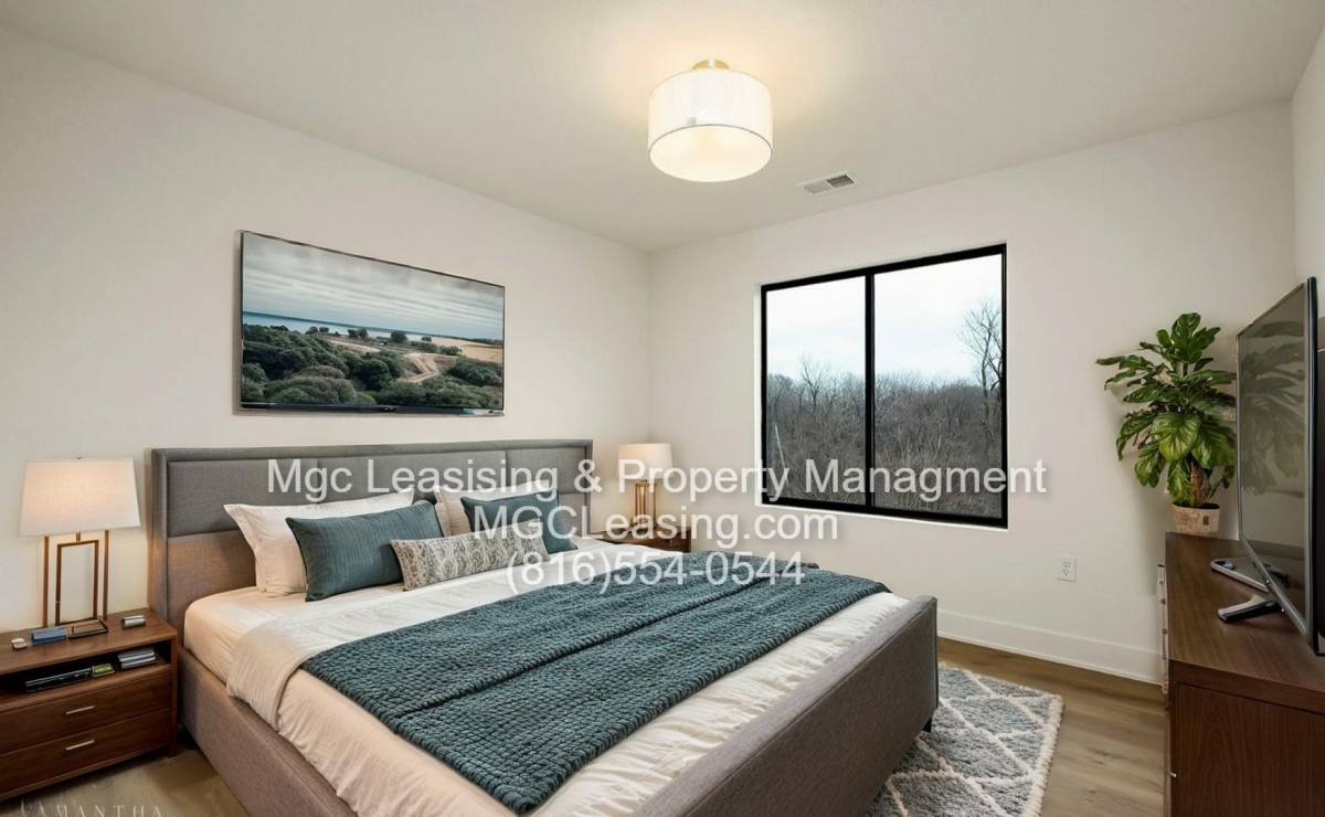 Townhouse for rent at 6500-6502 Marsh Ave, Kansas City, MO 64133