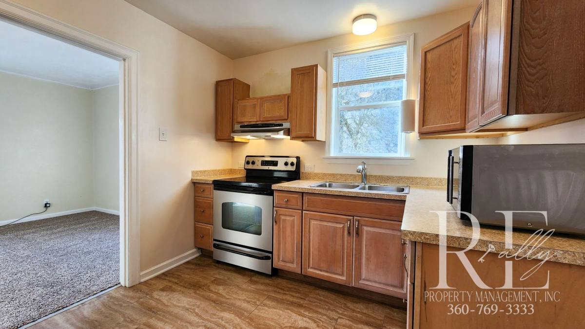 Apartment for rent at 1540 N Callow Ave, Bremerton, WA 98312