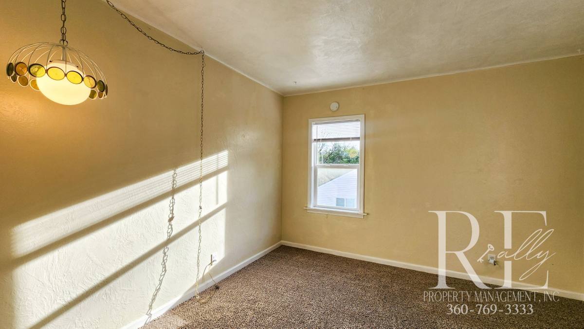 Apartment for rent at 1540 N Callow Ave, Bremerton, WA 98312