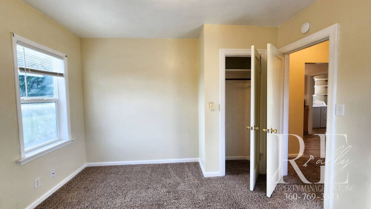 Apartment for rent at 1540 N Callow Ave, Bremerton, WA 98312