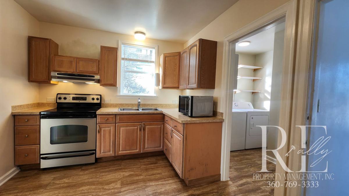 Apartment for rent at 1540 N Callow Ave, Bremerton, WA 98312